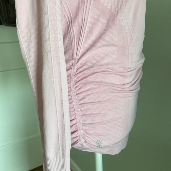 Athleta Seamless Long Sleeve Pink Running Shirt Rouching at Sides Size M… - Picture 6 of 6